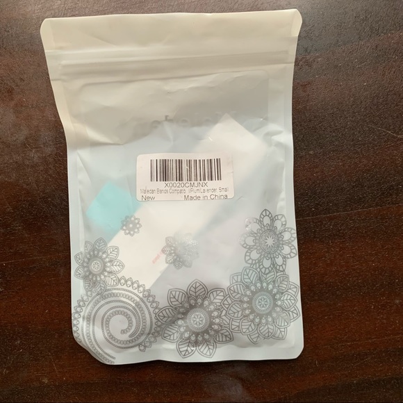 Set of Two Maledan Fit Bit Charge 3 Bands - Picture 5 of 10